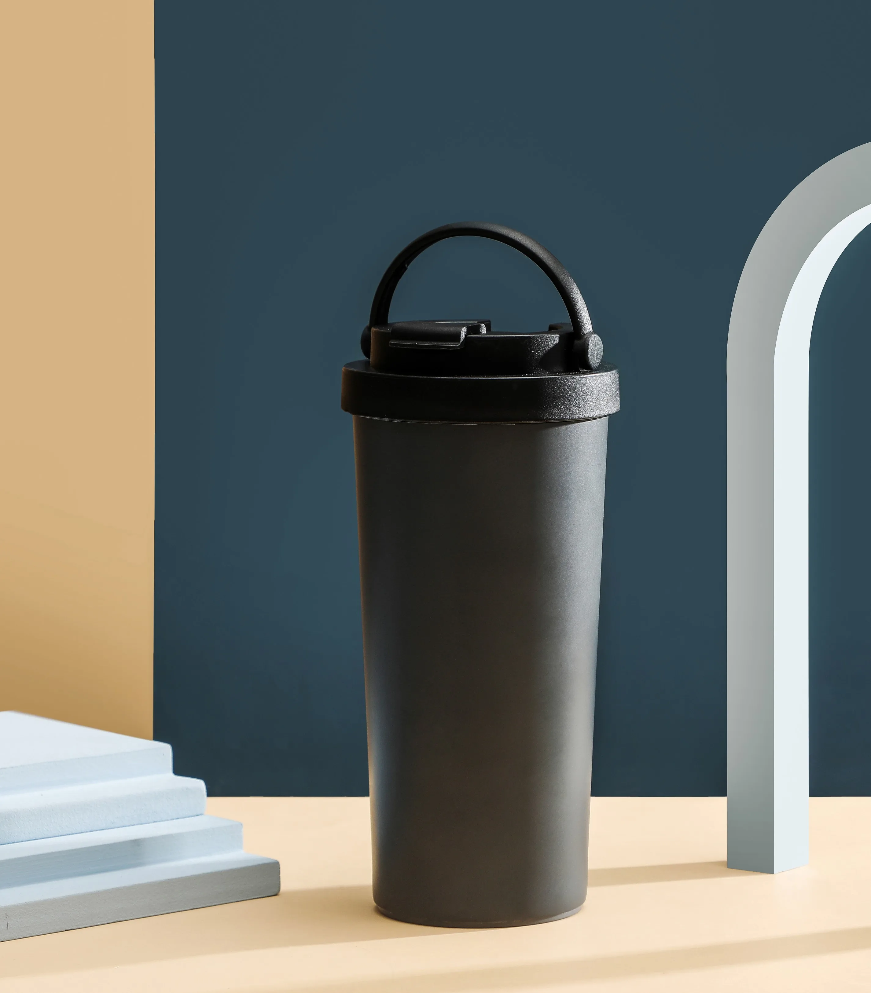 كوب شفط مضاد للانزلاق بشعار مخصص محمول، كوب قهوة مانع للتسرب، كوب شفط سحري، كوب غير قابل للسقوط 11