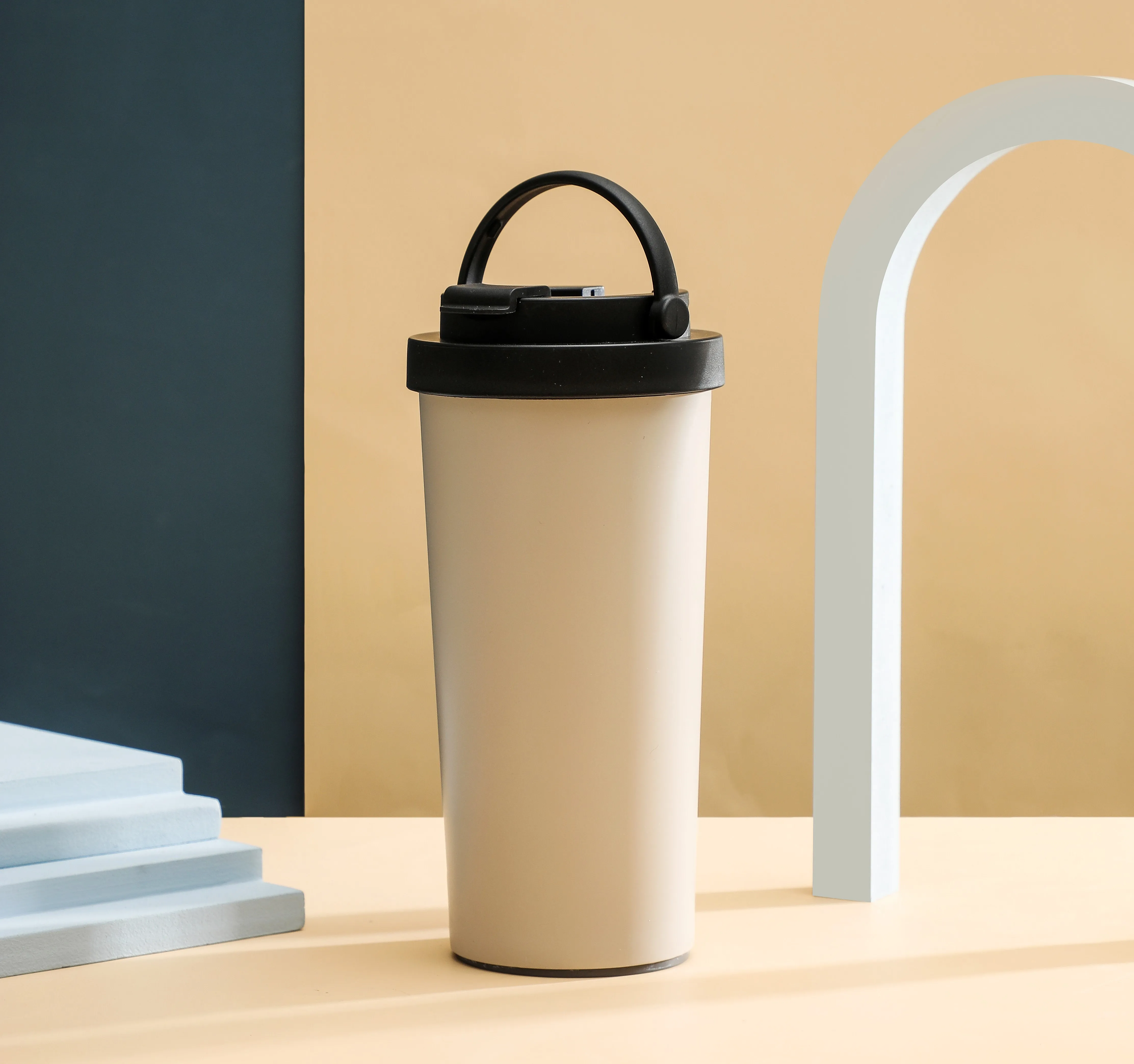 كوب شفط مضاد للانزلاق بشعار مخصص محمول، كوب قهوة مانع للتسرب، كوب شفط سحري، كوب غير قابل للسقوط 13