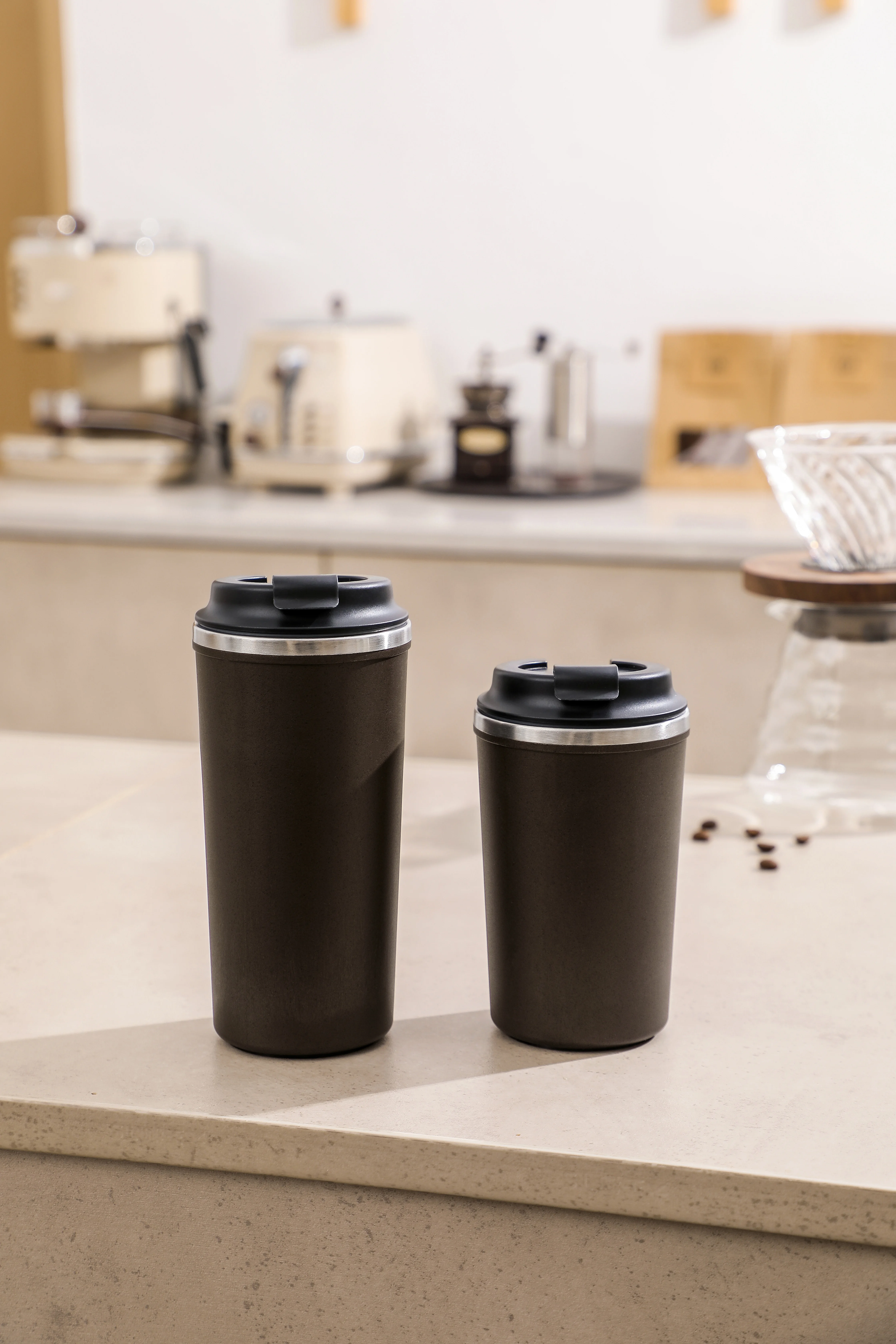 كوب قهوة من الفولاذ المقاوم للصدأ قابل لإعادة الاستخدام بشعار مخصص، كوب بدون انسكاب وغير قابل للسقوط1 9