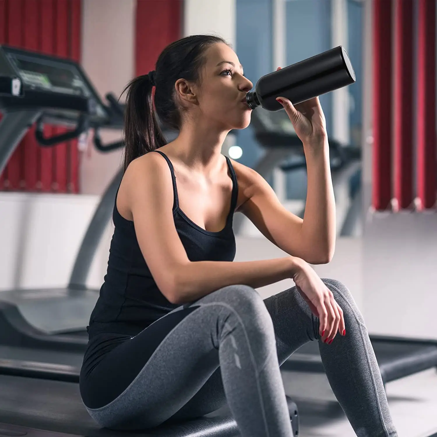 Selección de China Nuevo diseño Sin Bpa Medio galón Fitness Gimnasio Deportes Botella de agua motivacional de plástico transparente con marcador de tiempo y pajita 14