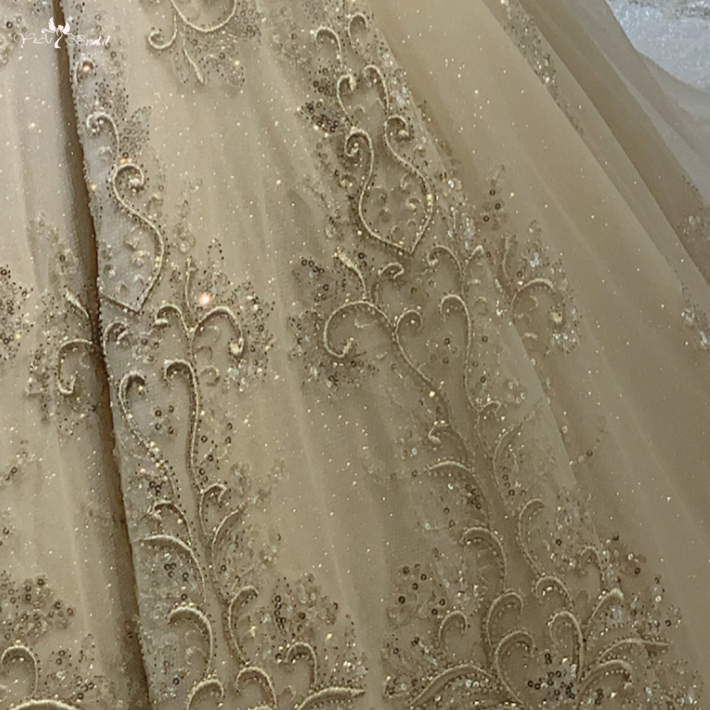 Lüks Gümüş Dantel Uzun Kuyruk Yarım Kollu Omuz Açık Gelinlik 7