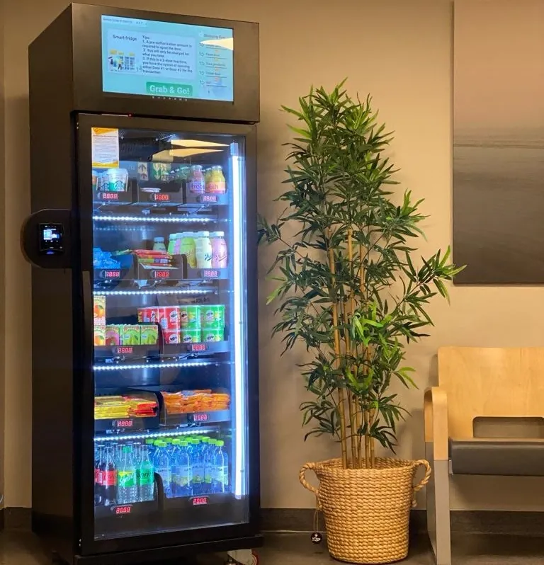 لا أمناء صناديق. لا مسح ضوئي. لا احتكاك: صعود آلات البيع الذكية في الثلاجات 1