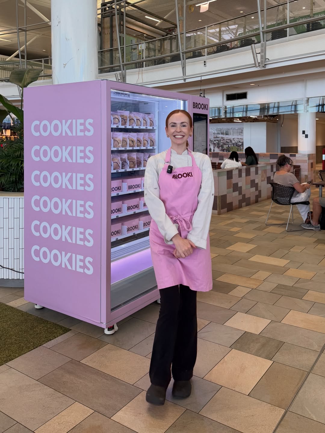 No need for a store, how BROOKI makes cookies sell non-stop with one vending machine! 2