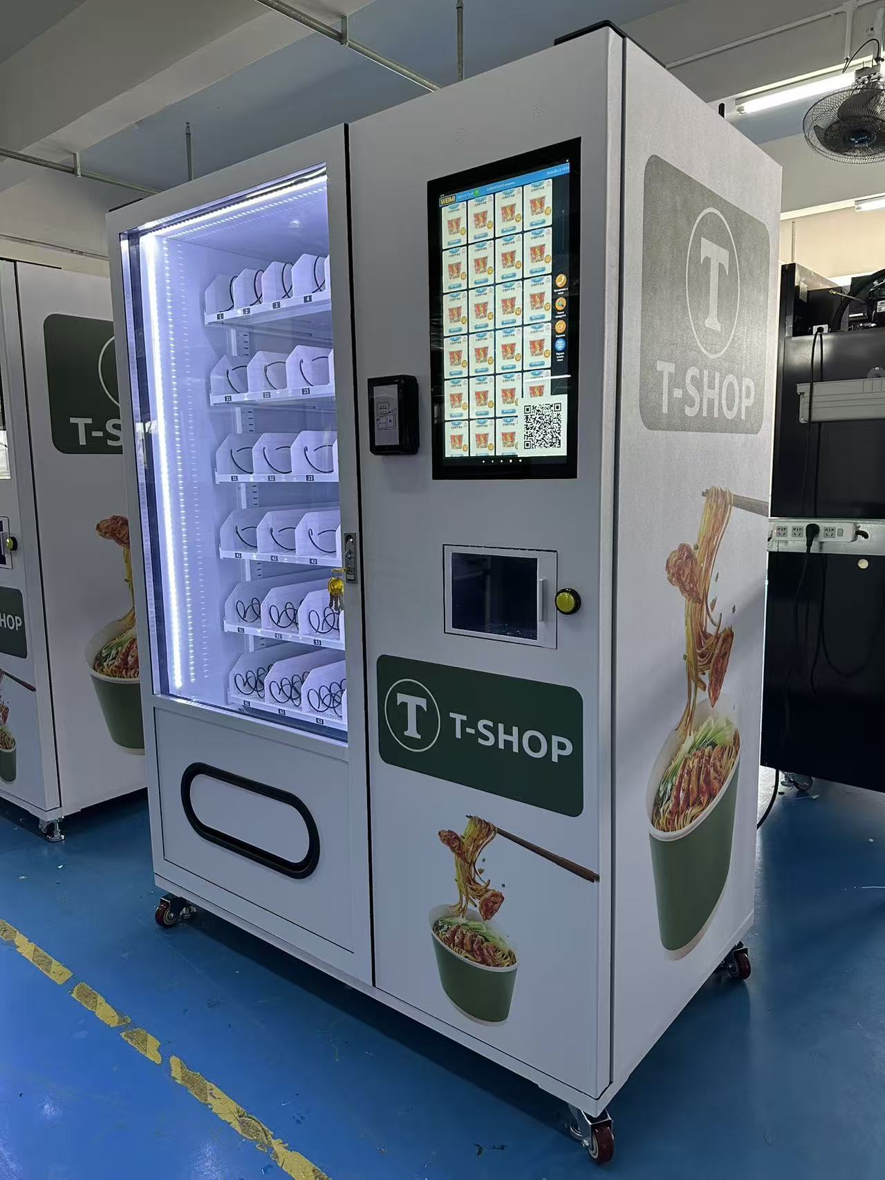 Smart Instant Noodle Vending Machine for Kazakhstan: WEIMI Brings 24/7 Hot Meal Convenience 3