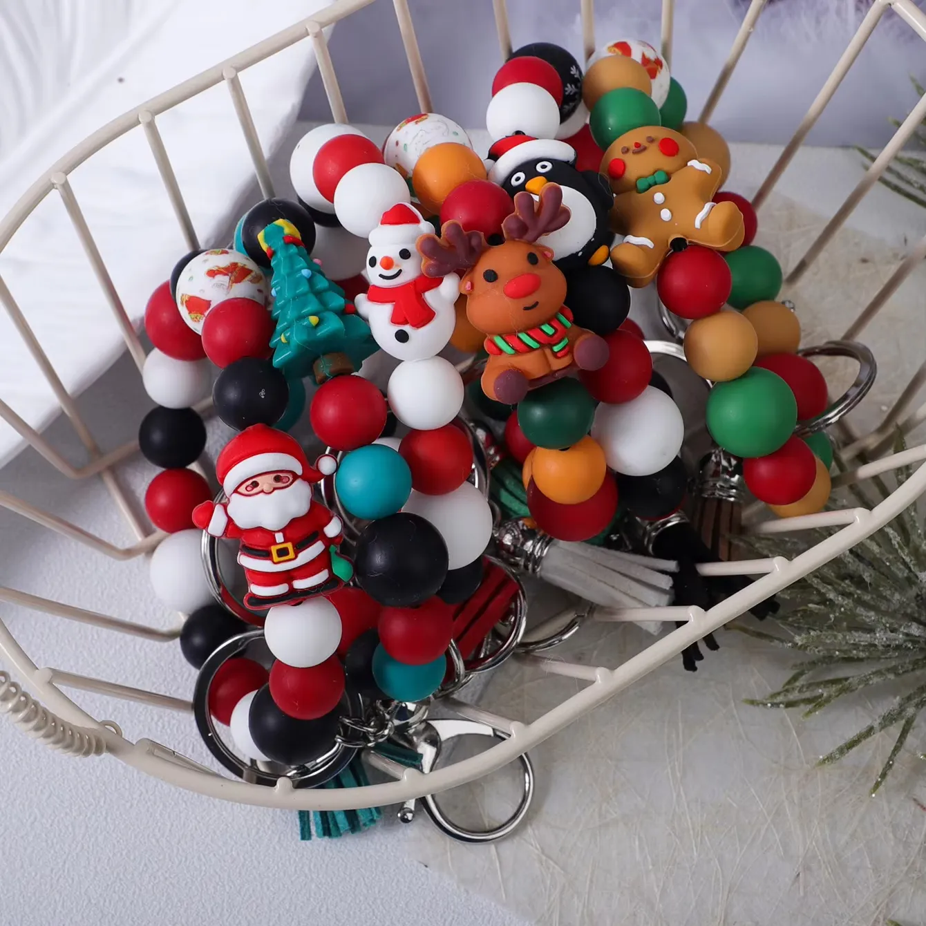 How Silicone Bead Accessories Are Produced: From Raw Material To Finished Product 1