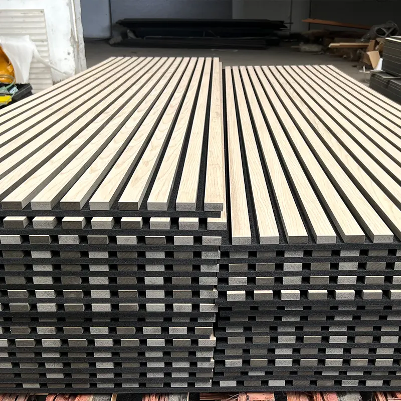 Anpassbare Wandpaneele aus Holzlamellen Toomel Akustikpaneele 18