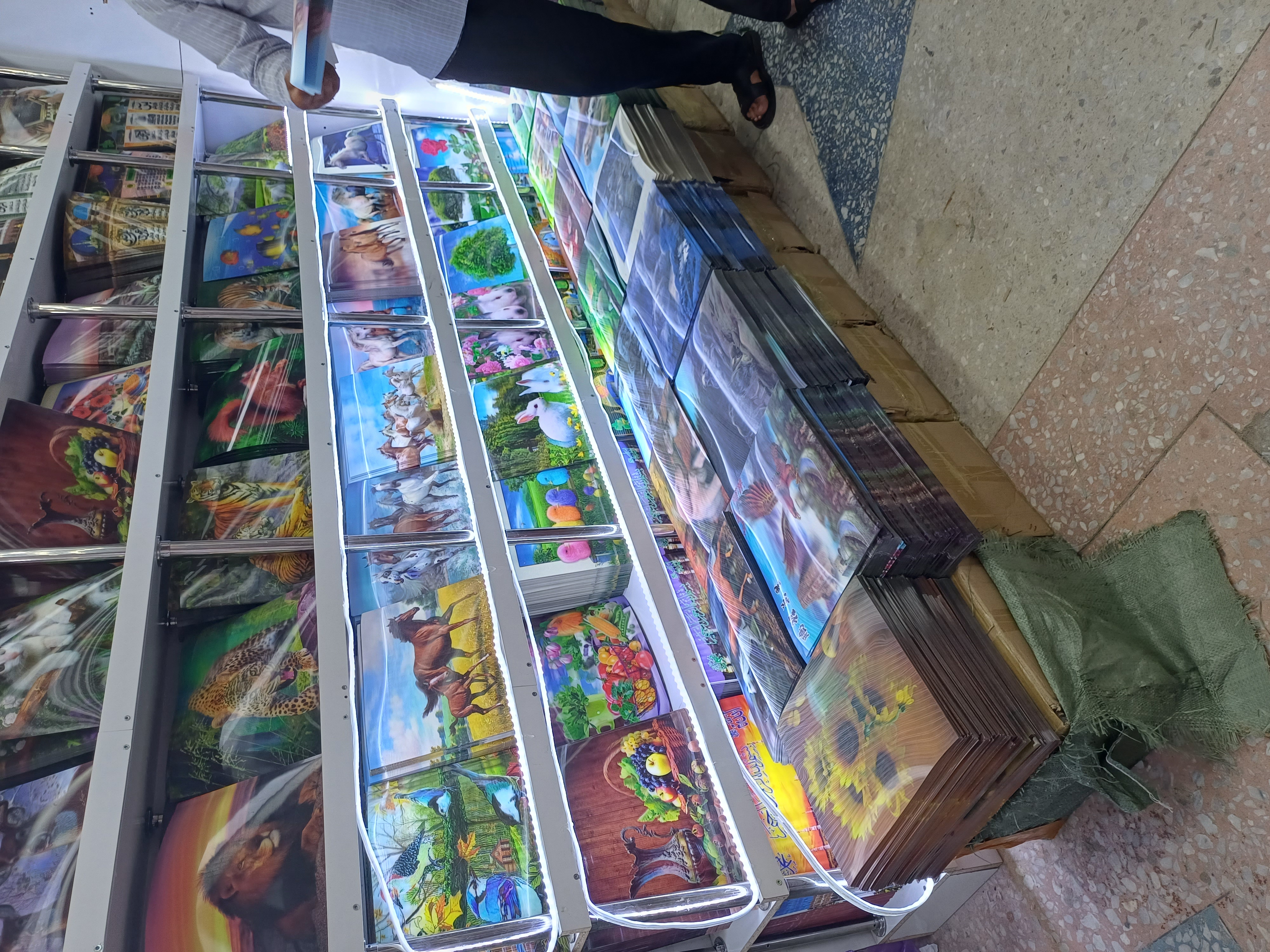 Cómo vender carteles 3D sin derechos de autor gratuitos: 5 nichos rentables para mayoristas 2