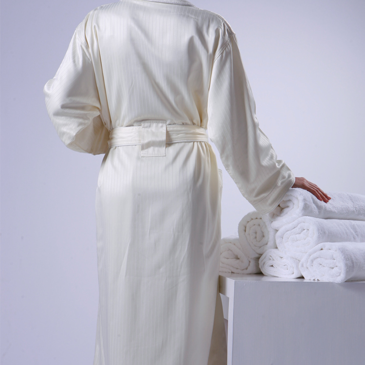 High Quality 100 Cotton Luxury Hotel Linen Bathrobe For Hilton