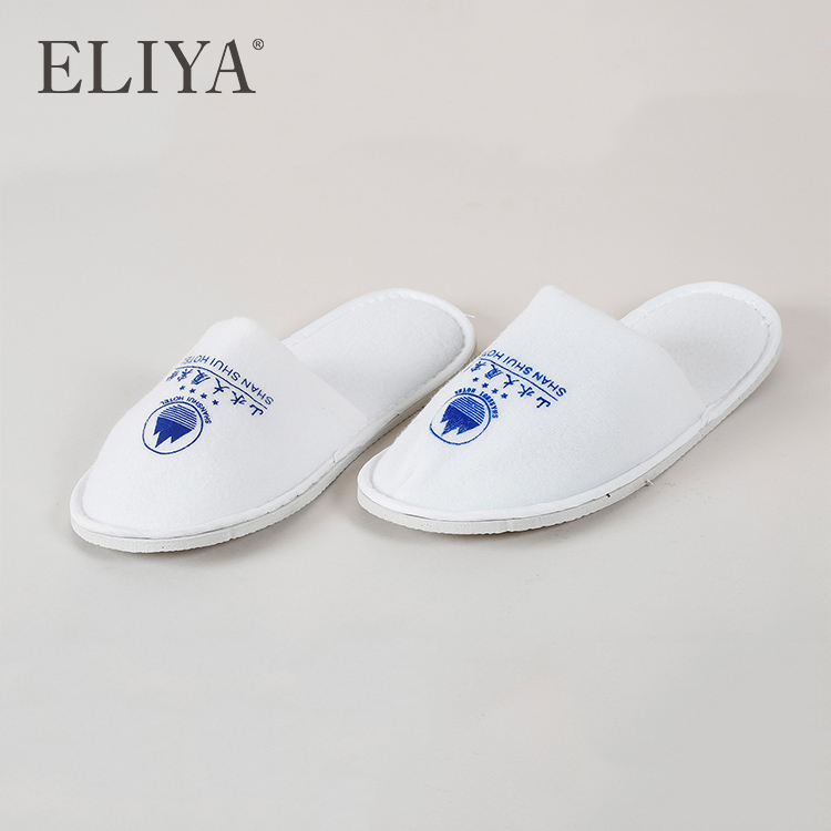 A Brief Guide to Selecting Hotel Slippers 2