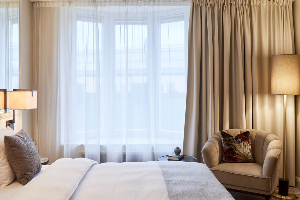 Cortinas y accesorios ignífugos del estilo europeo, cortinas modernas para las habitaciones de los hoteles 12