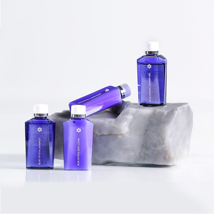 Luxury 5 Star Personalized Hotel Amenities Custom Design Toiletries Sets 1