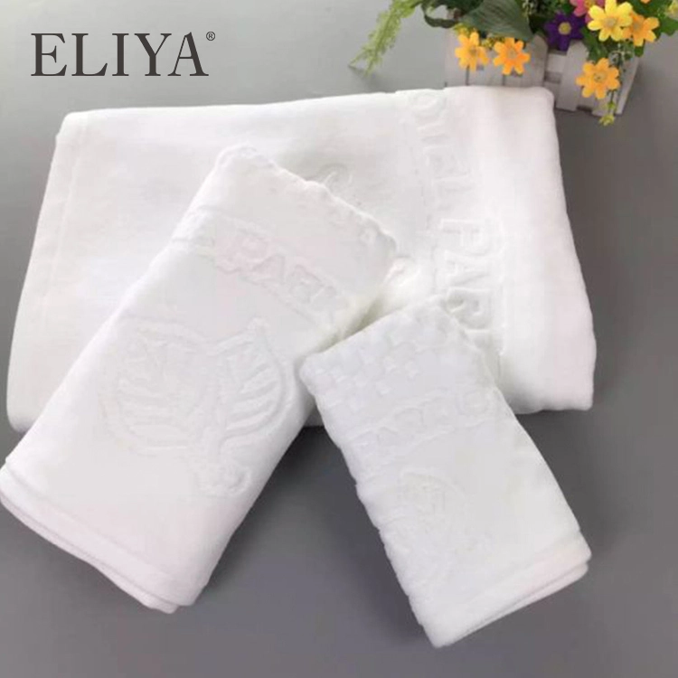Serviettes d'hôtel de luxe uniques couleur blanche serviette absorbante en coton pur 1