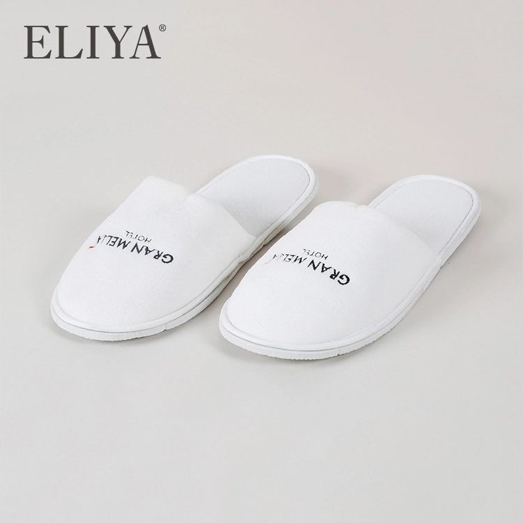 Hot Selling Non Woven Biodegradable Disposible Hotel Amenities Men's Slippers 1