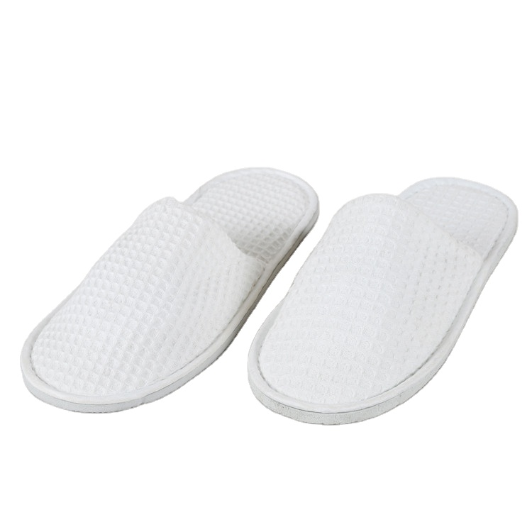 5 Tips to Buy the Right Hotel Slippers 1