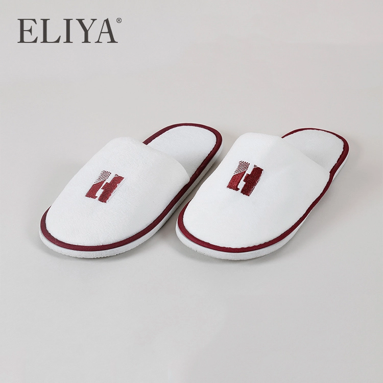 Luxury Hotel Slippers Custom Logo Furry 5MM EVA Sole Open Toe Slippers 1