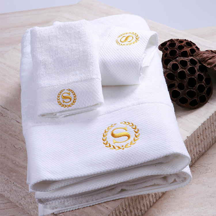 Eliya Resort Hilton Towel Bath Sheets Extra Large White 100 cotton Log