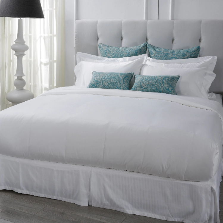 Housse de couette de luxe en gros de haute qualité ensemble taie d'oreiller chemin de lit personnalisé 1