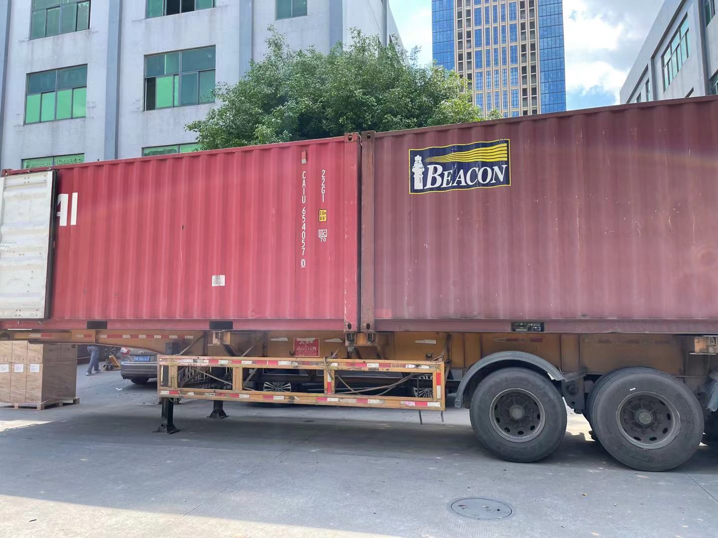Loading Container to Canada and Saudi Arabia 1