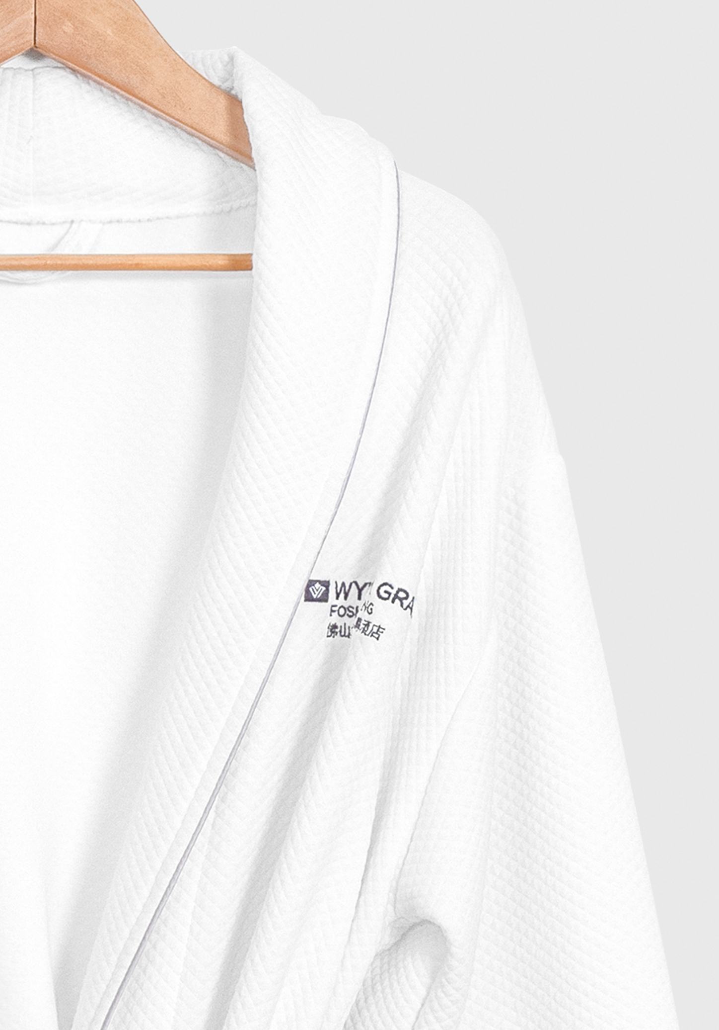 ELIYA Hotel Pineapple grid bathrobe Series Logo Embroidery Bathrobe with Silver Piping 12