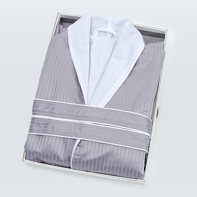 ELIYA RitzCarlton Series Logo Embroidery Velour White Bathrobe with S