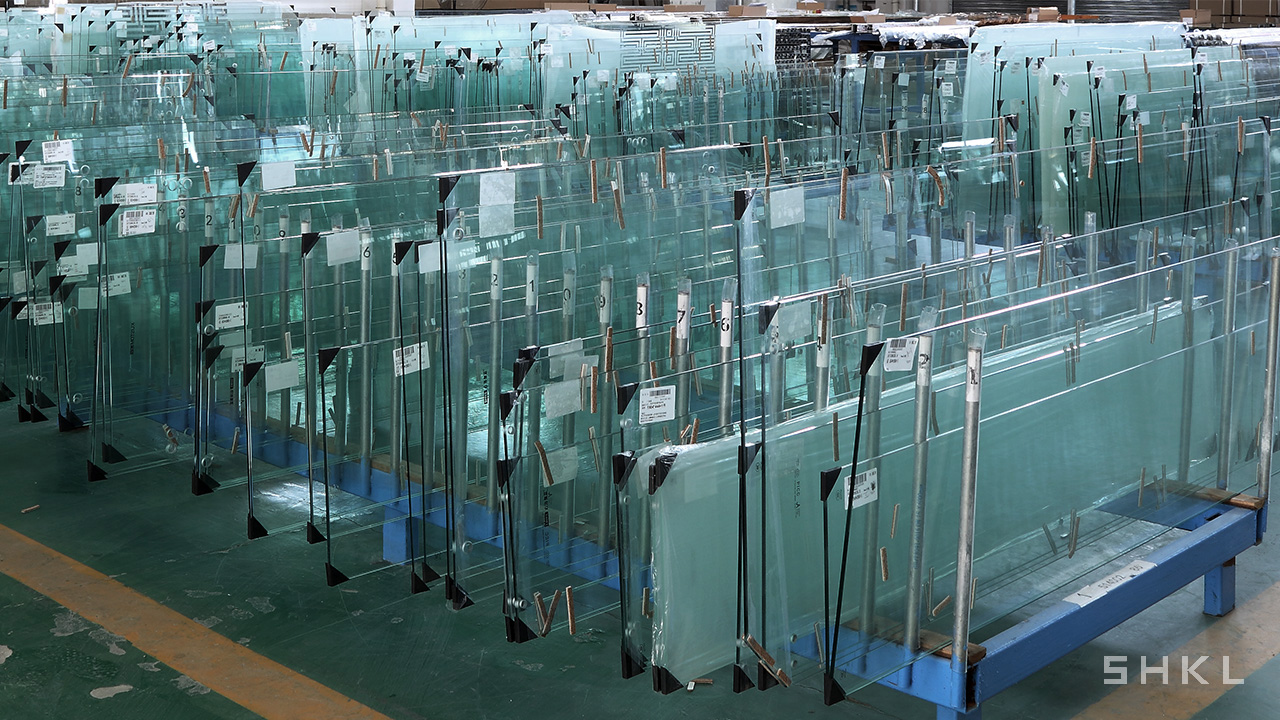 The production process of tempered glass in Shower Enclosure 1