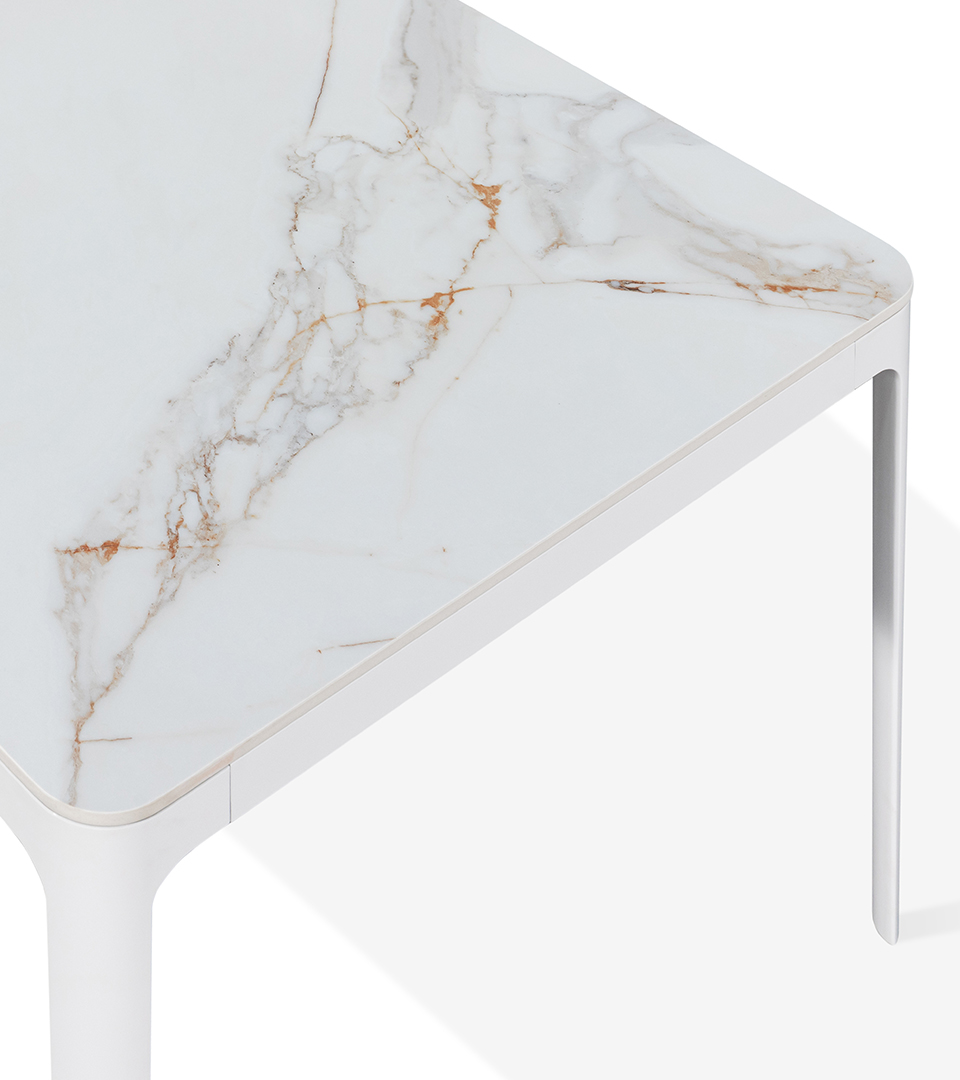 What Are the Size and Specifications of the Restaurant Rock Panel Table? 1