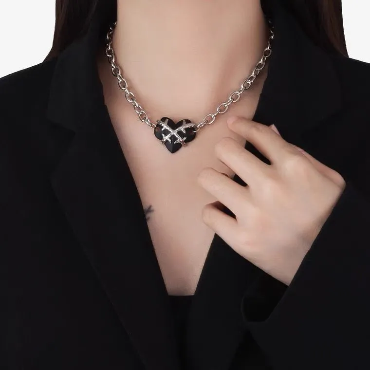 Hainon Love necklace personality wild pendant sweet cool light luxury niche clavicle chain necklace jewelry 1