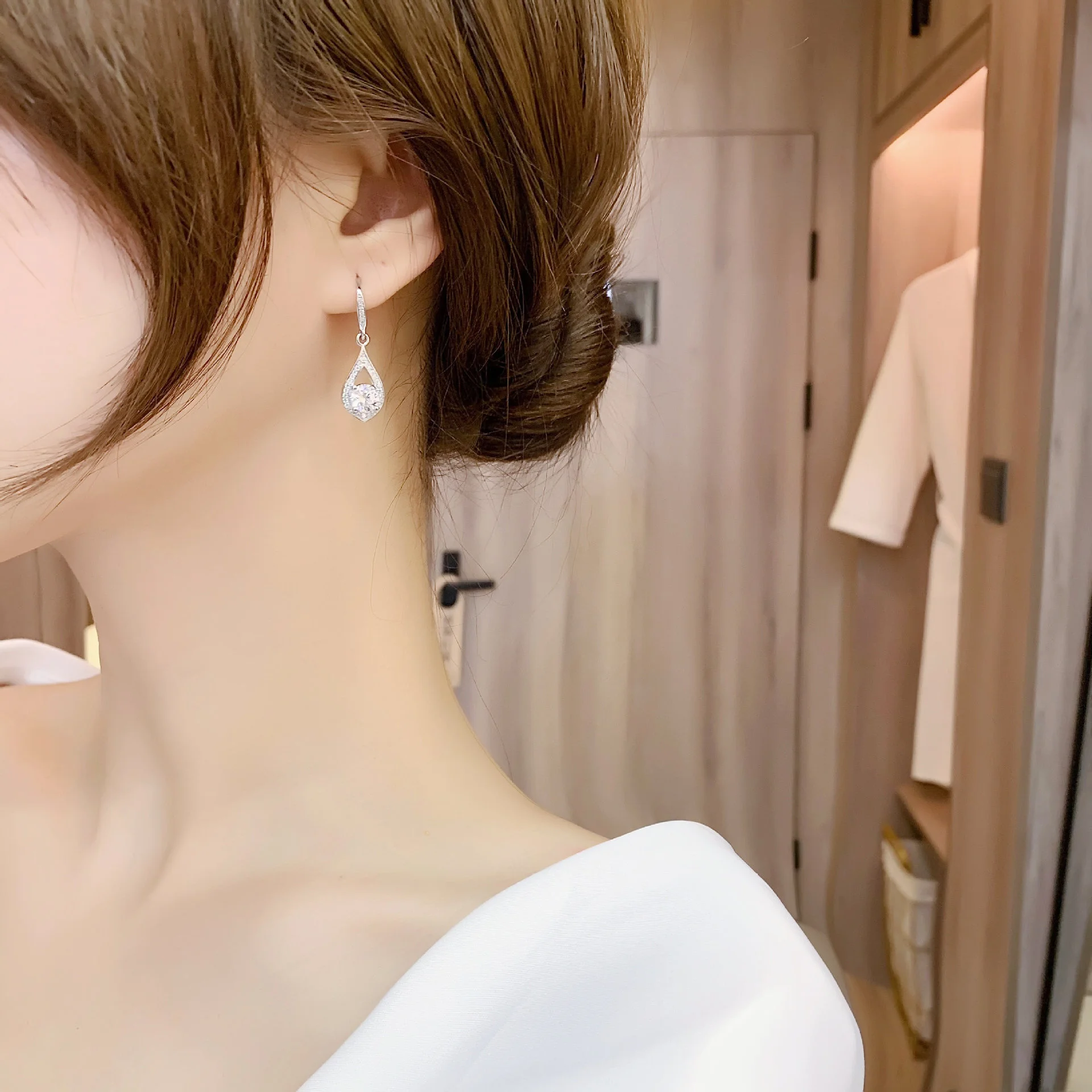 Romantic Earrings 2021 jewelry Women water drop zircon earrings white gold plated earrings gift wholesale Hainon 1