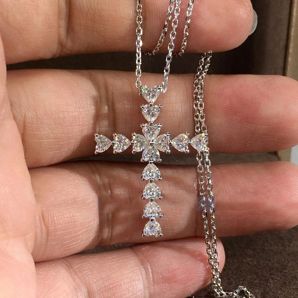 Hainon European and American Simple Fashion Necklace Christian Cross Inlaid Love Zircon Luxury Silver Plated Necklace Wholesale 1