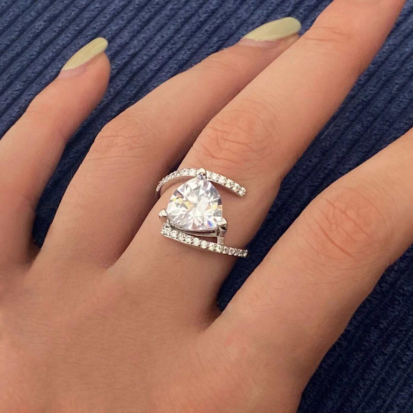 Hainon Light luxury temperament retro micro inlaid zircon love double ring open ring niche ladies ring 1