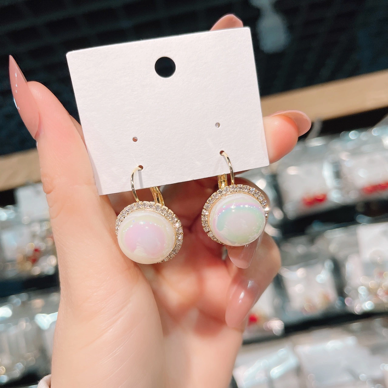 Hainon 2022 Rainbow Pearl Mermaid earrings Sweet luxury Winky zircon clip earrings women 1