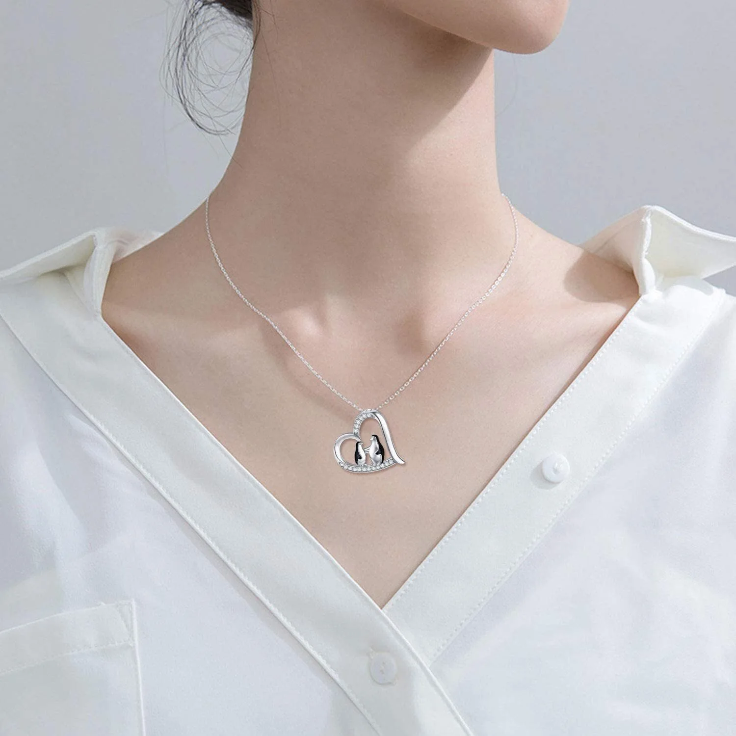Hainon cute new design Wholesale heart two Penguin Pendant Necklace jewelry for women Gift card flannel bag set 1