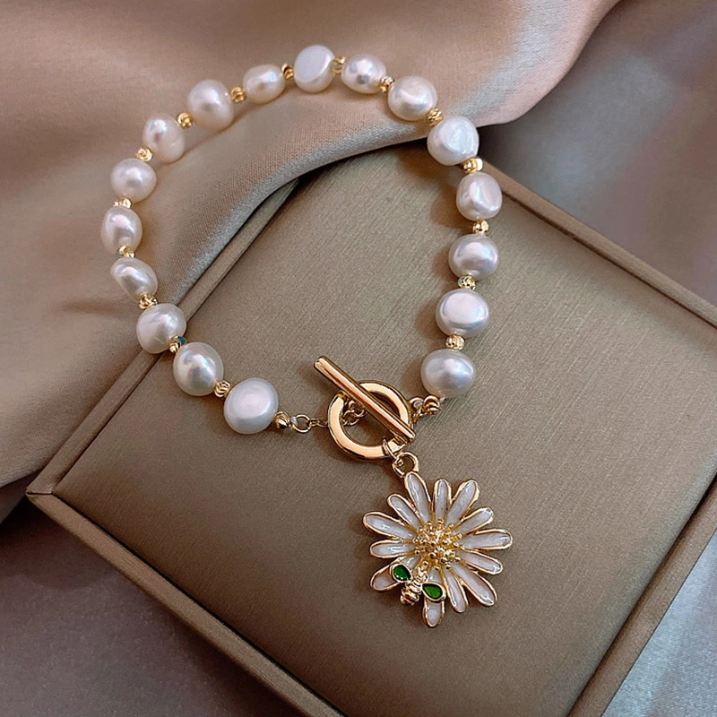 Hainon pearl bracelets fashionable gold plated fashion women charm flower pendant bracelet Best holiday gifts 1