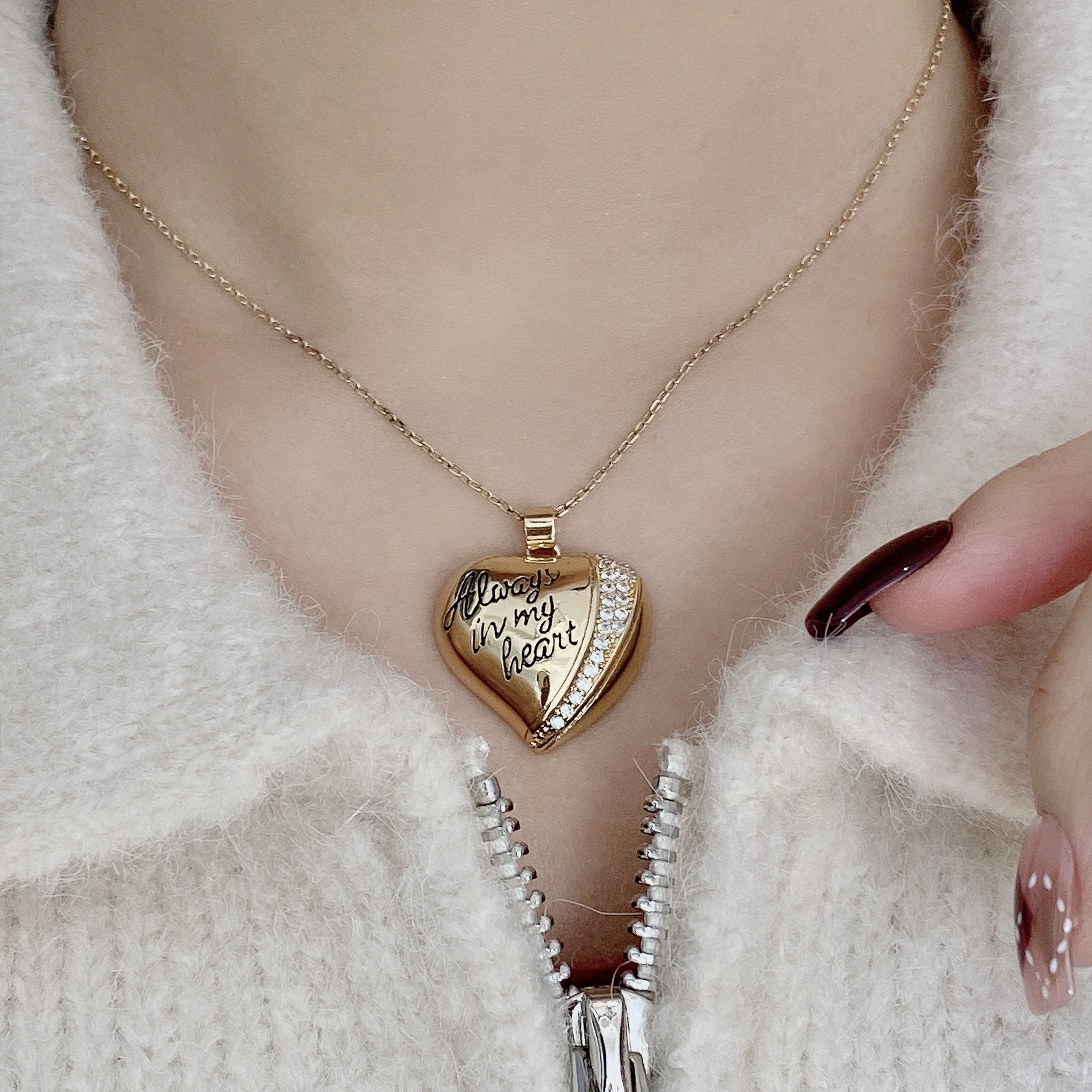 Hainon Korean style niche design necklace female light luxury wild sweater chain simple zircon love pendant 1