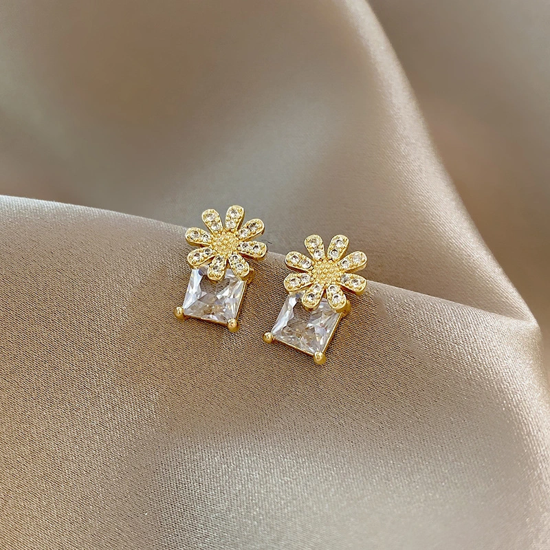Hainon Fashion simple zircon earrings trend personality flower earrings temperament earrings jewelry 1