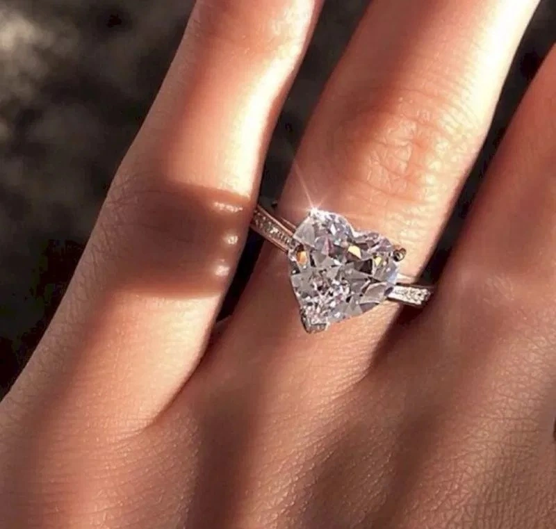 2021 summer women's ring Charm White shiny heart-shaped zircon ring jewelry Engagement Rings 1