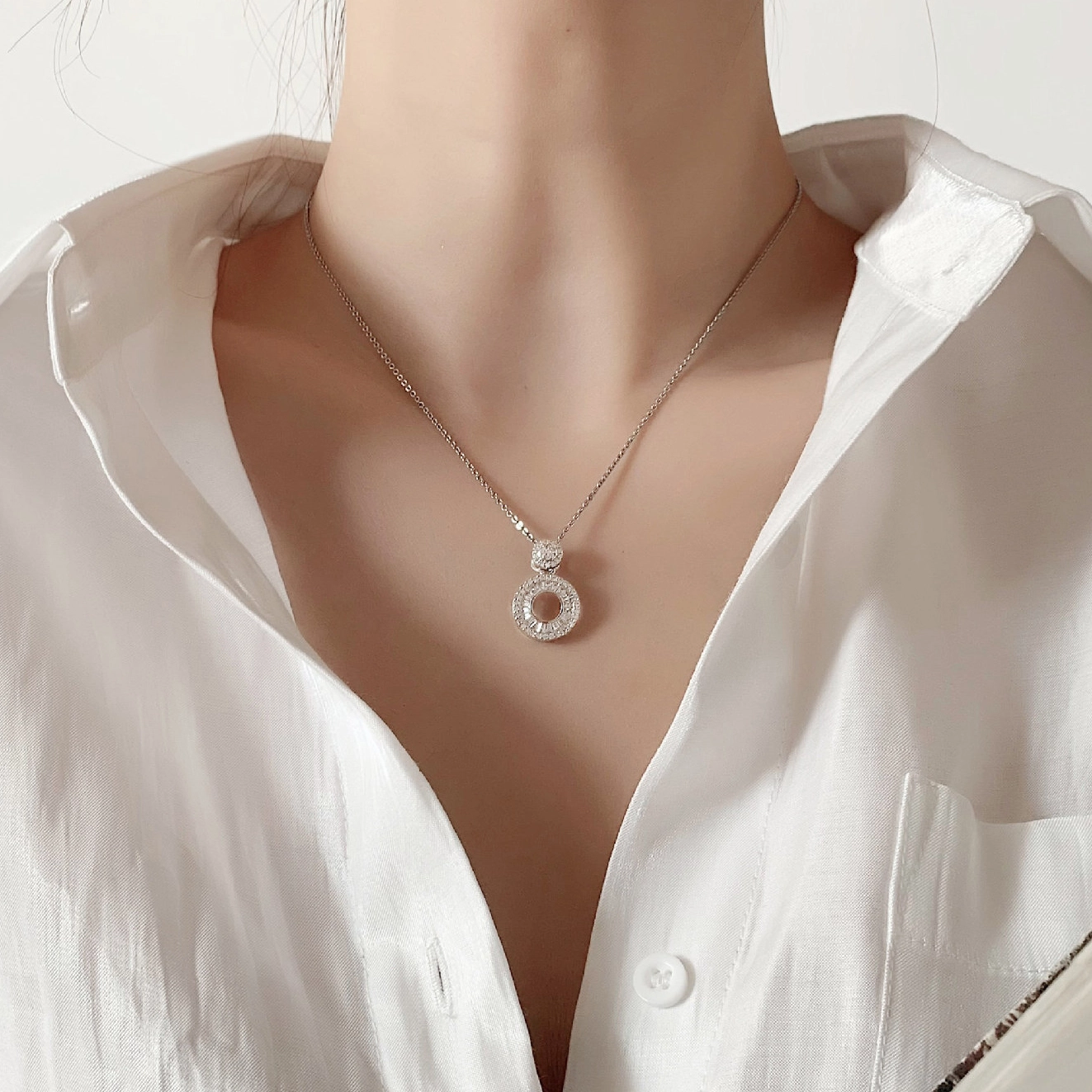 Hainon Creative rotation women necklace jewelry round zircon crystal necklace Personality Gift card flannel bag combination 1