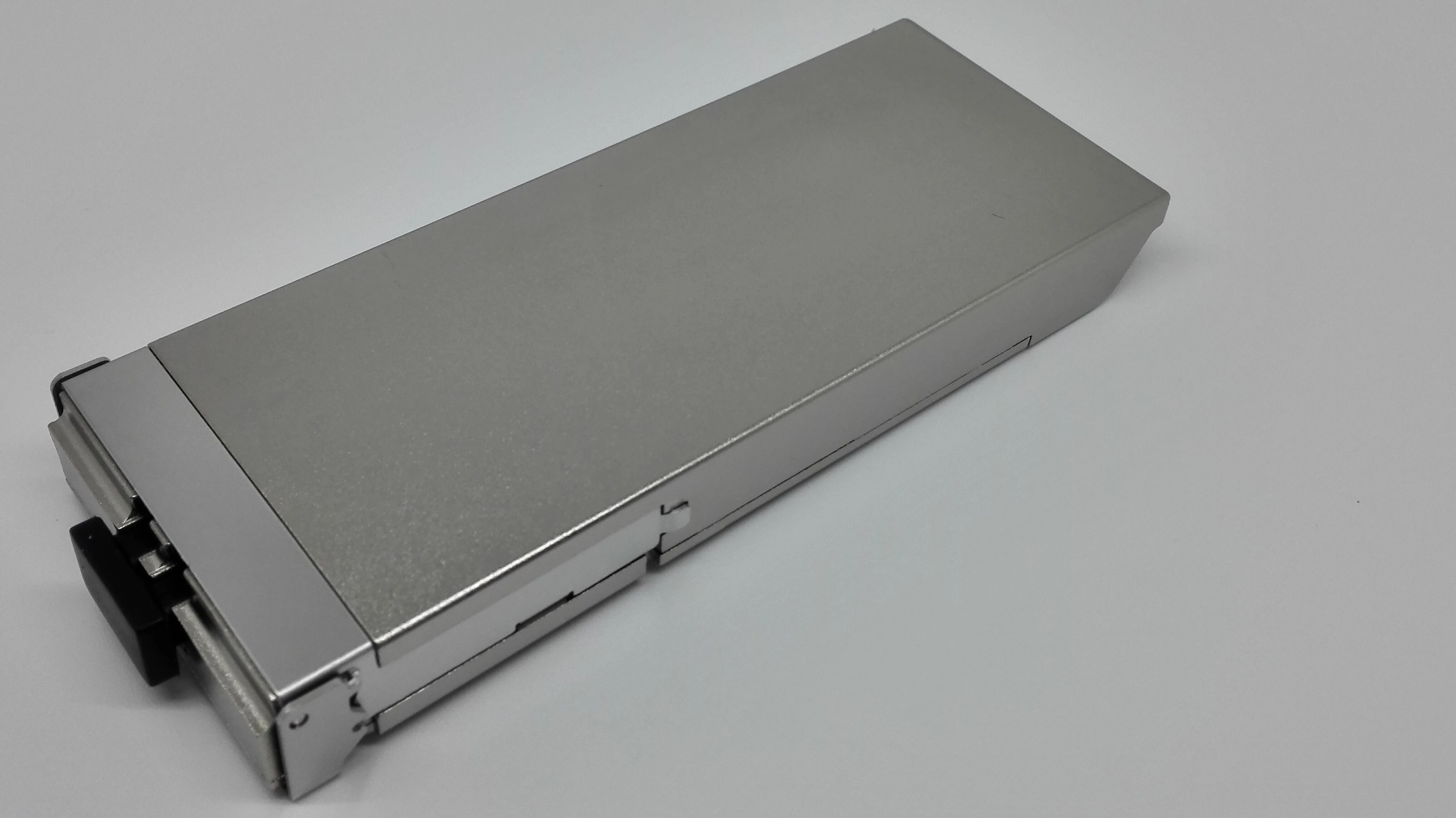 PCFP2-100G-ER4C 100GBASE-ER4 LAN-WDM(1295.56~1309.14nm) 30km CFP2 Transceiver 1