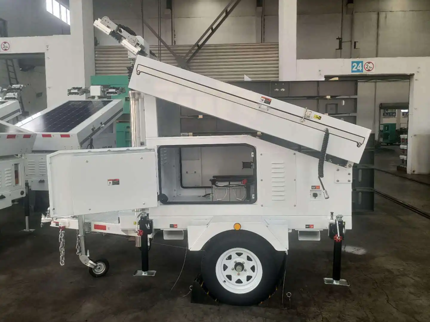 Quality BIGLUX Brand Solar Surveillance Trailer 2 × Cat6 + 2 × Supply 4 Days for 120W 7
