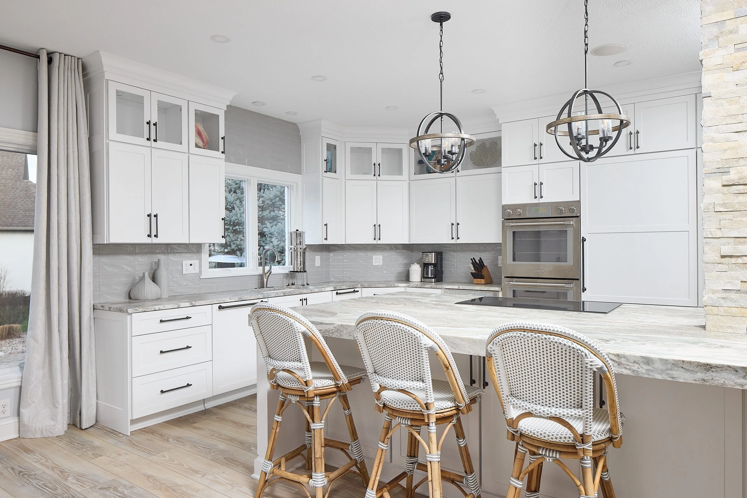 AllandCabinet Timeless White Painted Shaker Design kitchen with Granite Countertop 1