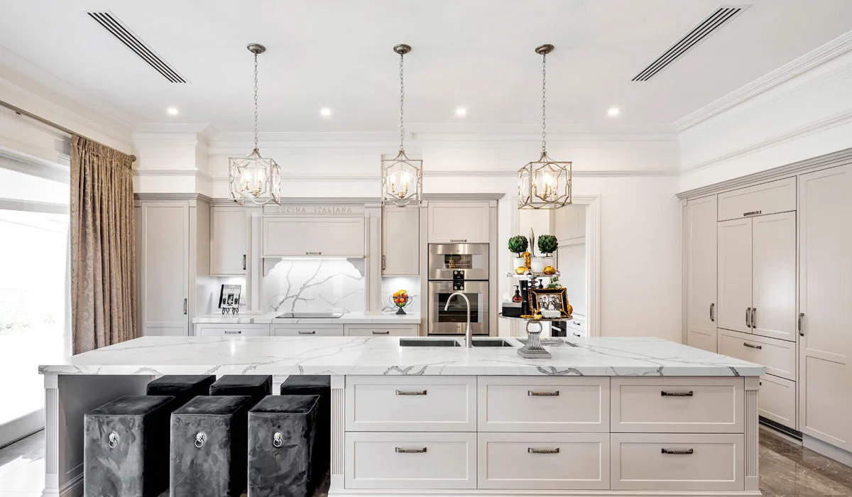 AllandCabinet Cream White Shaker Door Painted Kitchen Cabinet Handles Luxury For Sale With Integrated Refrigerator Cabinets Large Storage Space 1
