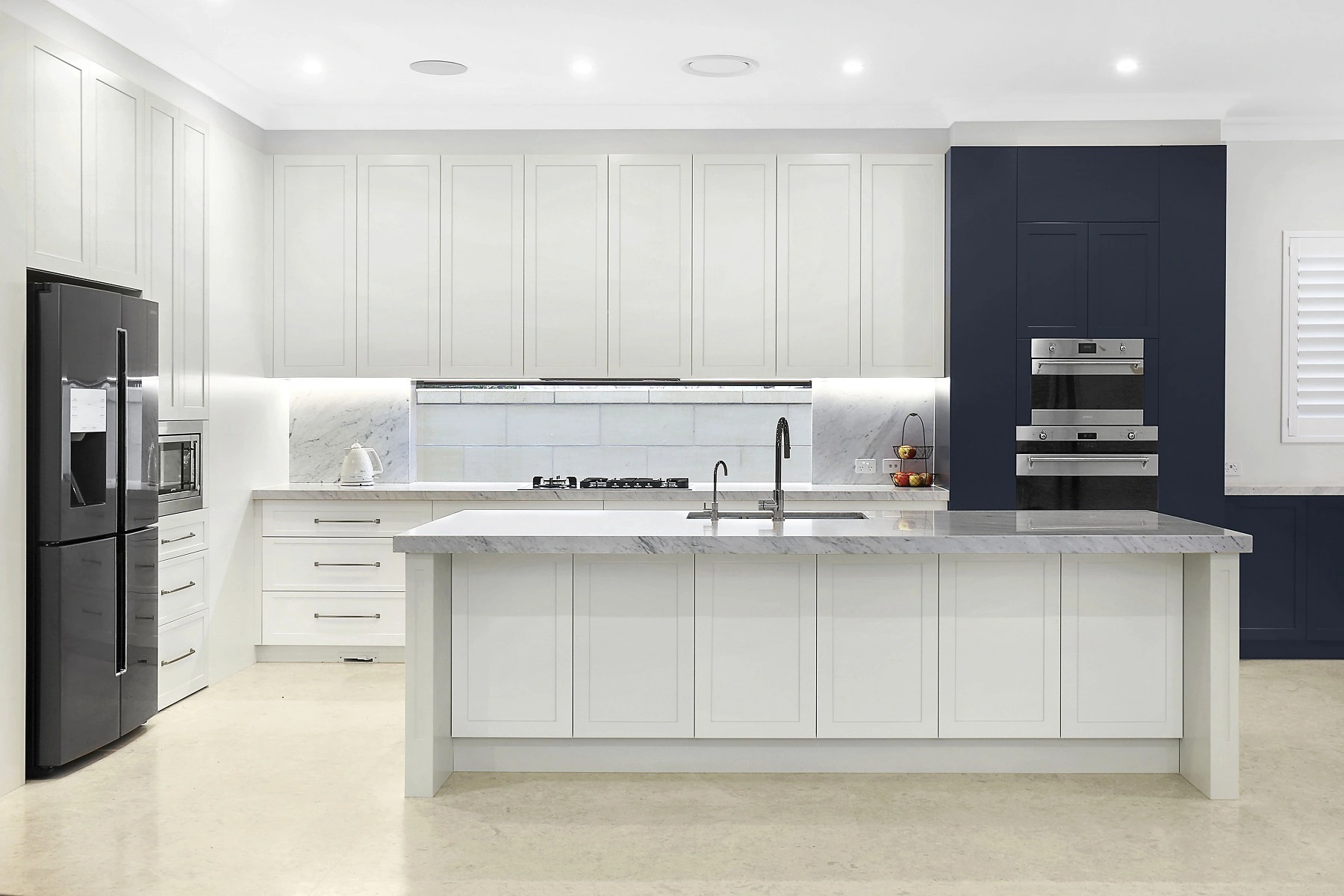 AllandCabinet Shaker Style Two Tone Polyurethane Kitchen Cabinet with a Carrara Marble Stone Benchtop 1