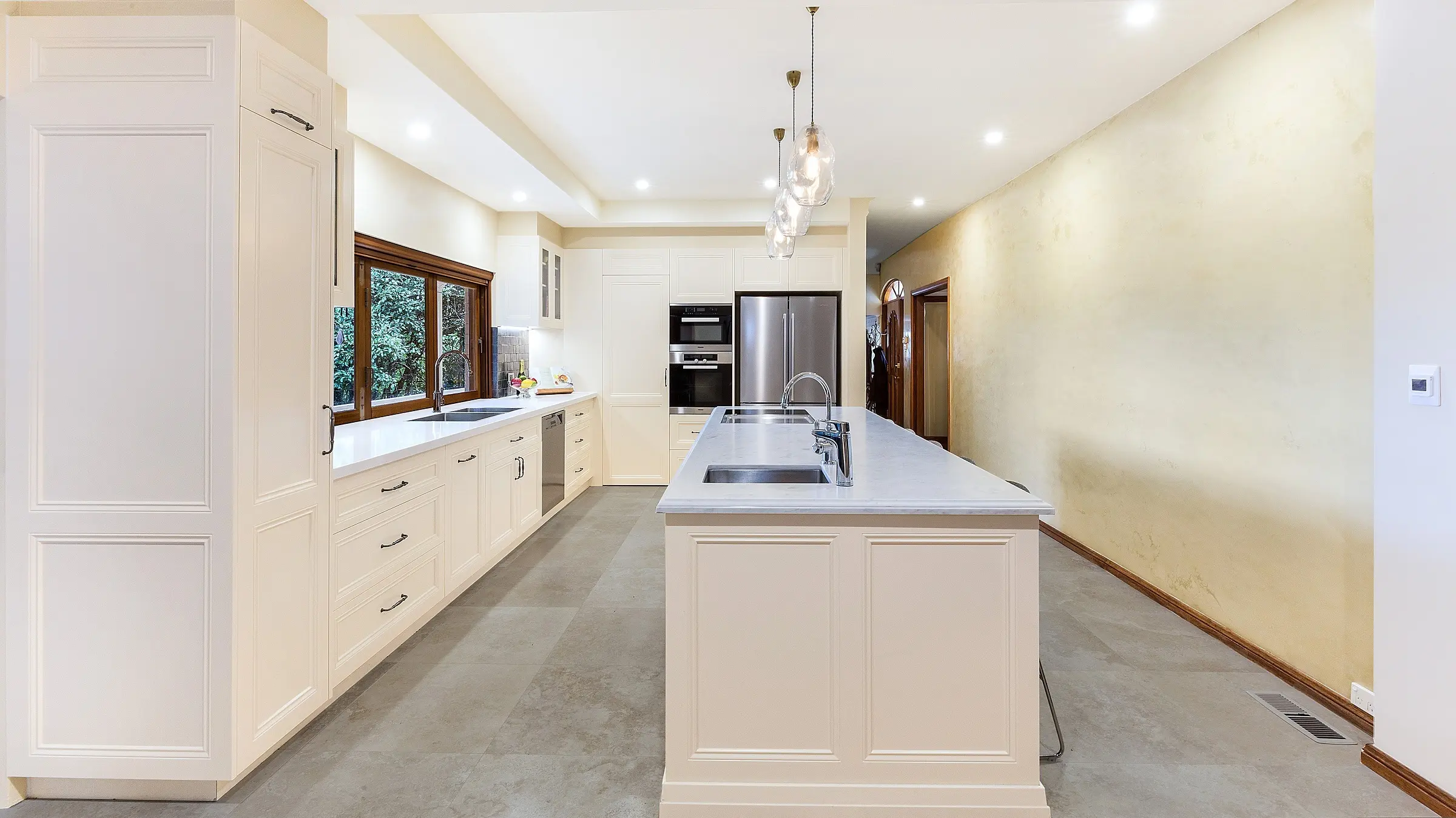 Traditional Style Cabinets for Wholesale Marketing 3