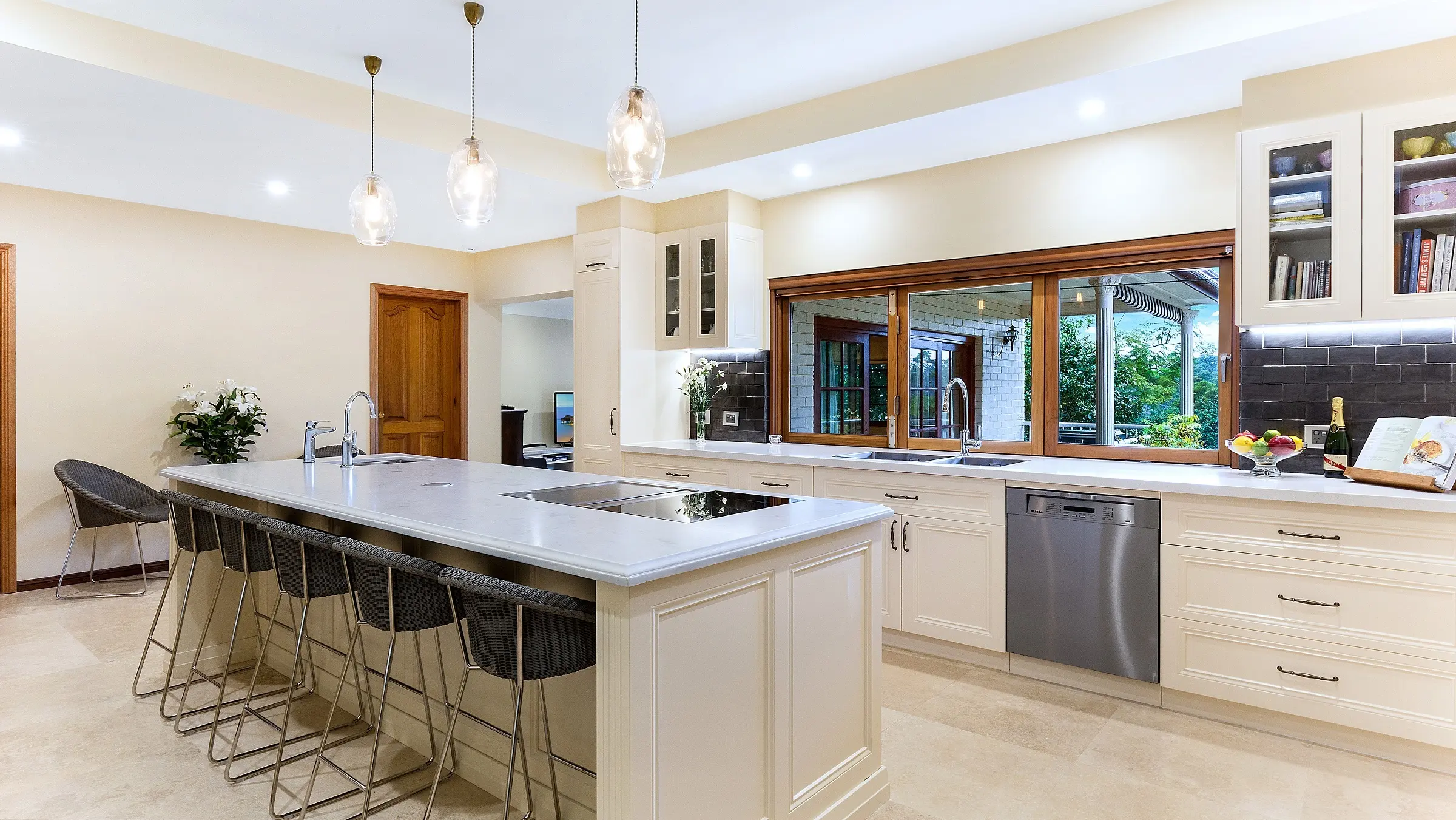 Traditional Style Cabinets for Wholesale Marketing 2