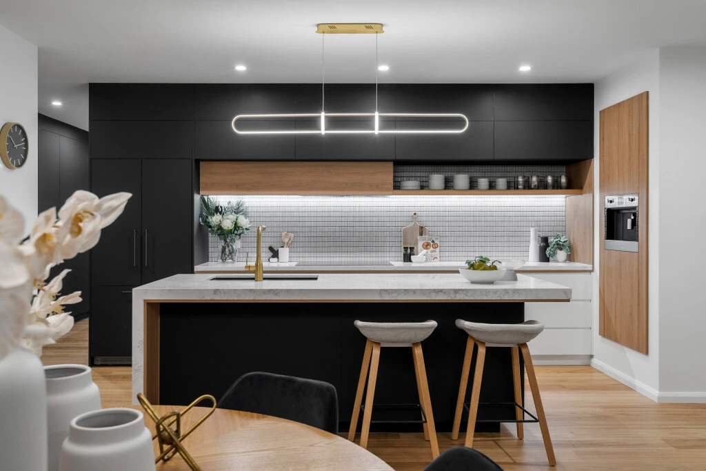AllandCabinet Contemporary Customized Kitchen Cabinet J Pull Black Lacquer Finish and White Based Cabinet With LED Light 1
