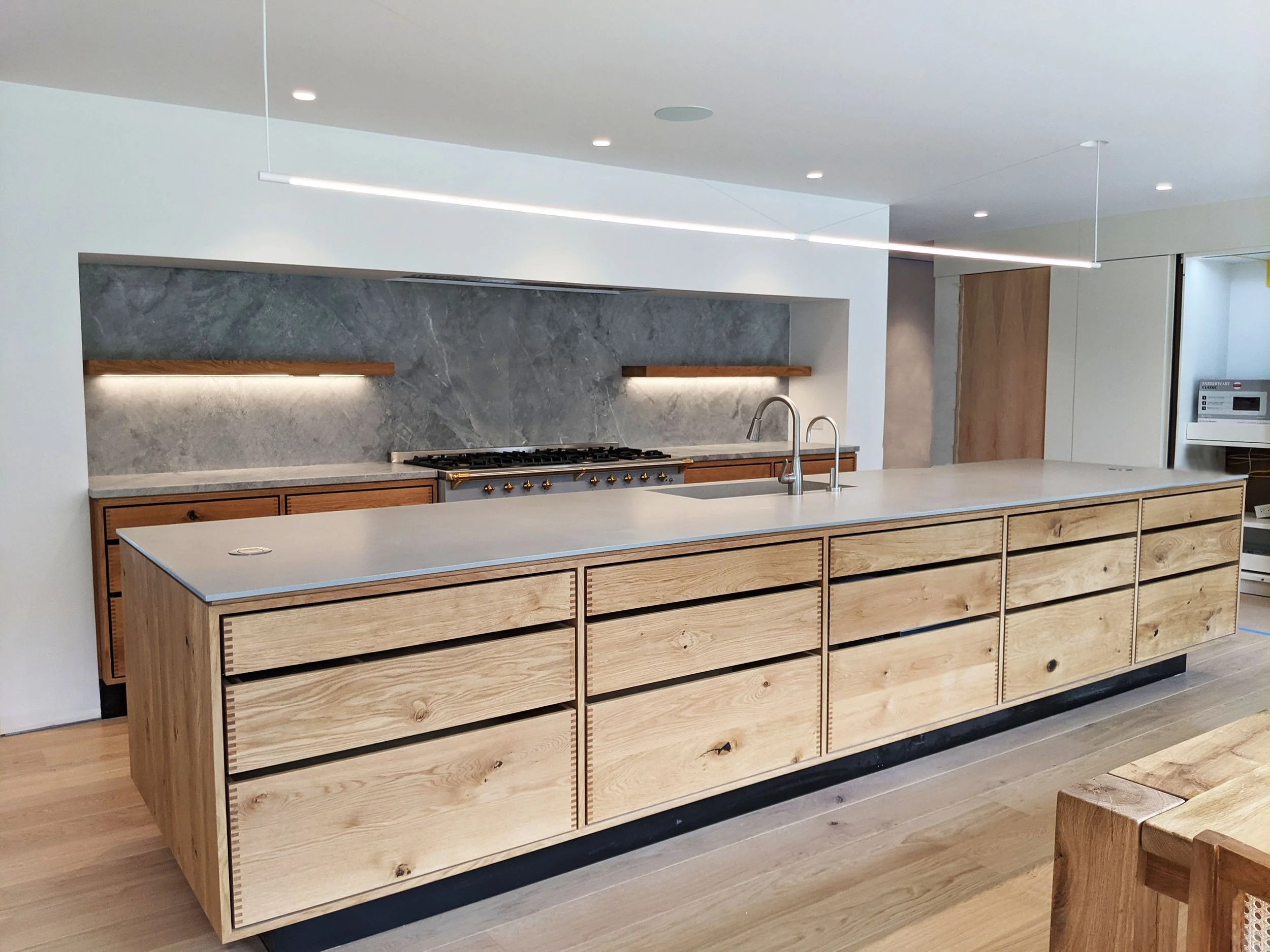 AllandCabinet Moderner Design-Küchenschrank aus Massivholz mit Schwalbenschwanzschubladen aus Sinterstein, großer Lagerschrank in linearer Form 1