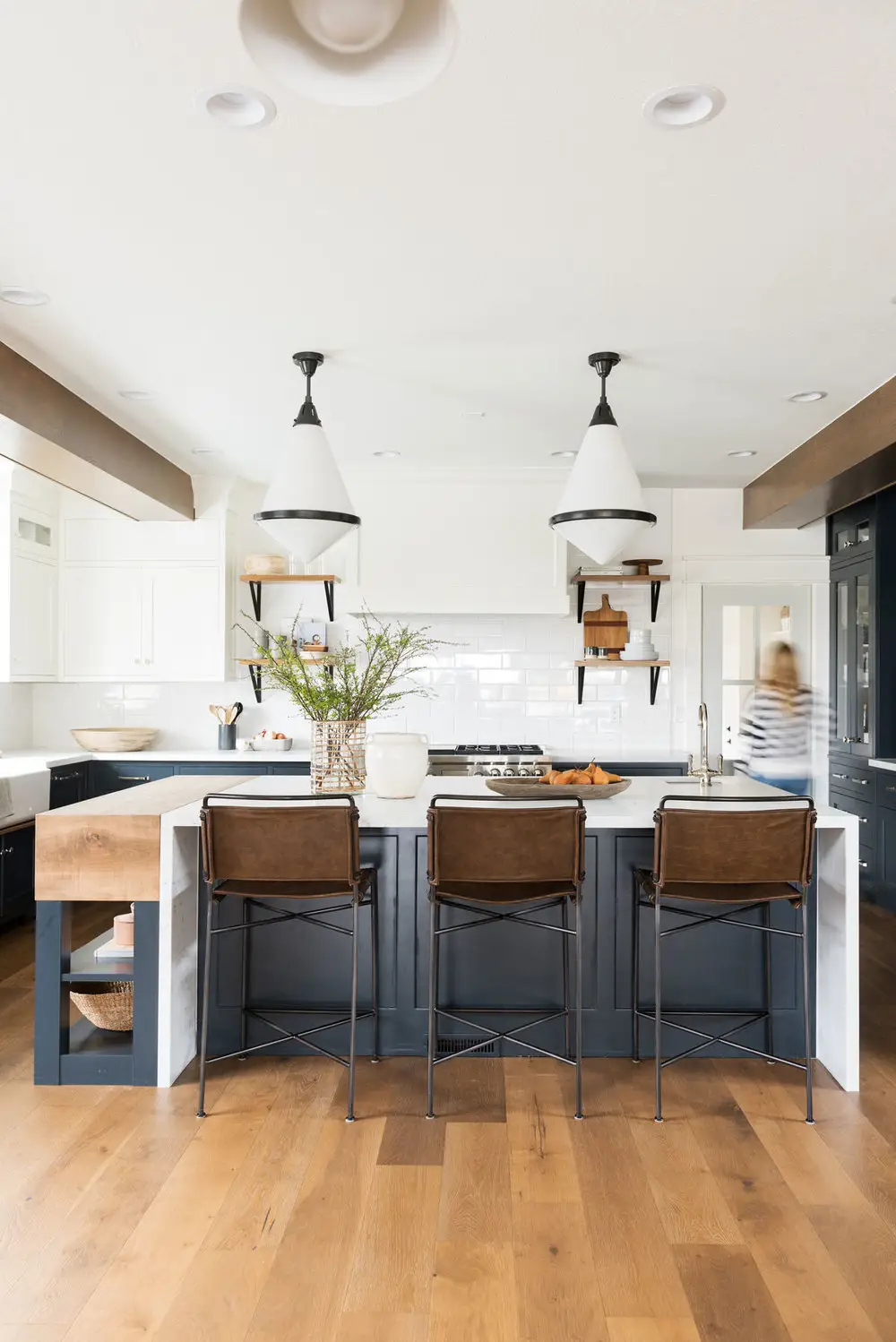 Hot Selling Modern Looking Cabinets for Housecleaning 3