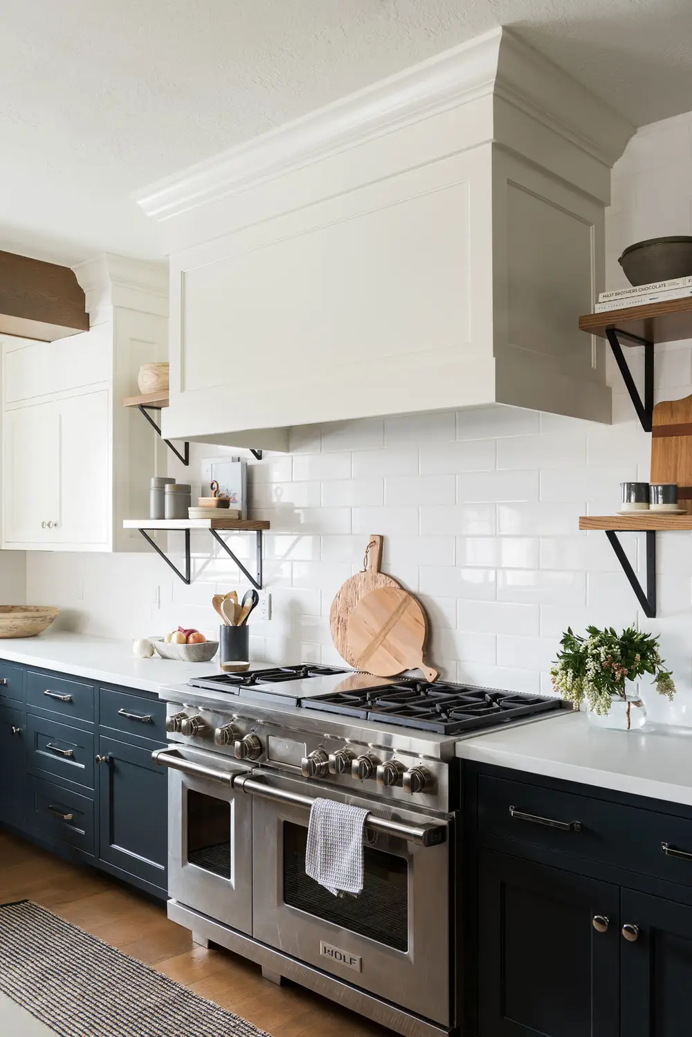 Hot Selling Modern Looking Cabinets for Housecleaning 5