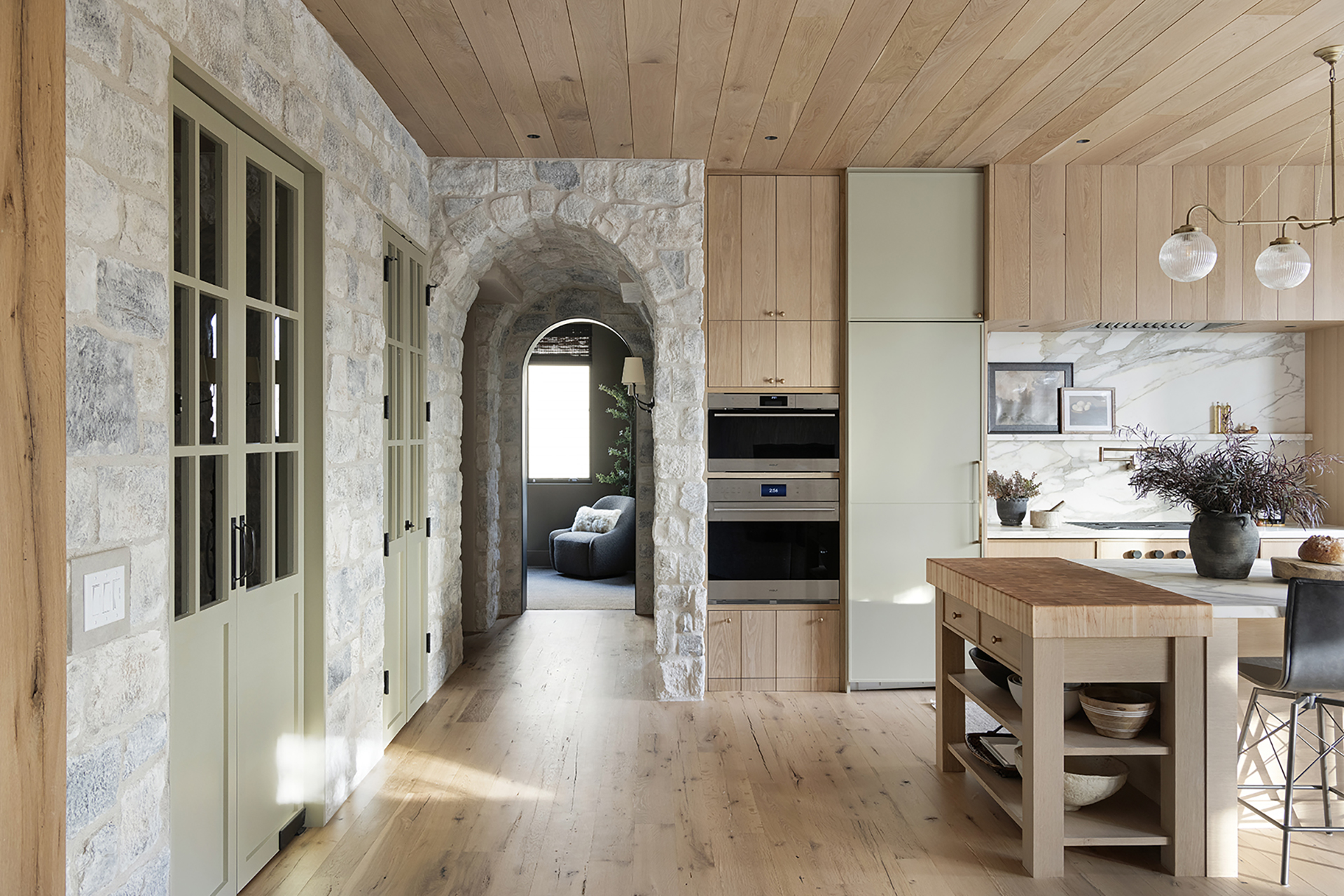 Slim Shaker Kitchen Cabinet With Timber Venner Slab Door 4
