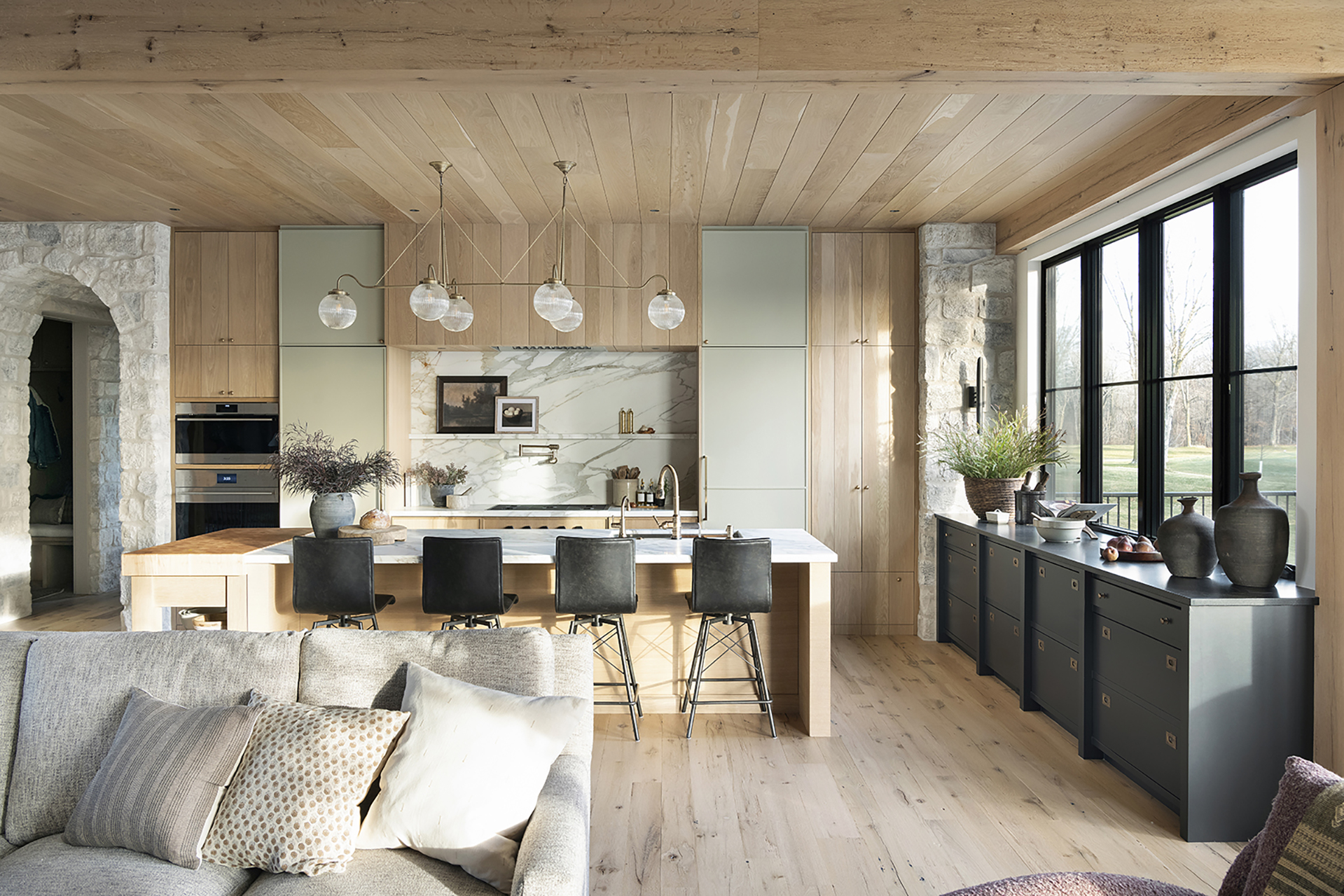 Slim Shaker Kitchen Cabinet With Timber Venner Slab Door 3